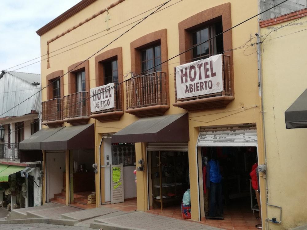 Hotel Y Plaza Jalpan Jalpan de Serra Exterior foto